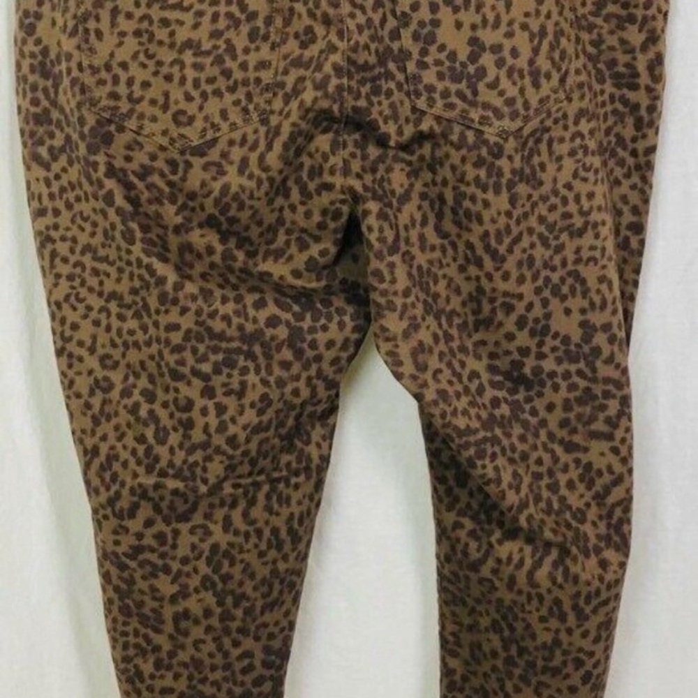 Re-poshed. Gently worn plus size leopard print